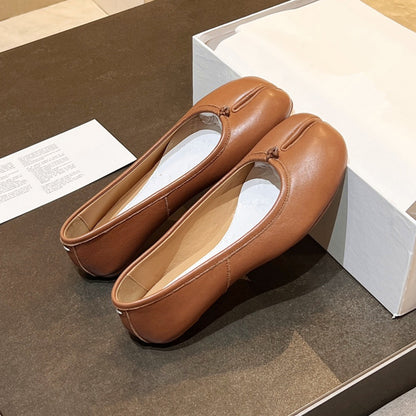 Loafers with laces
