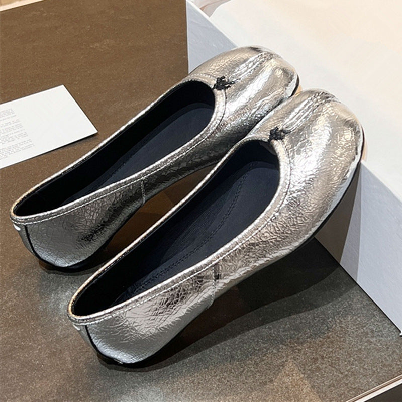 Loafers with laces