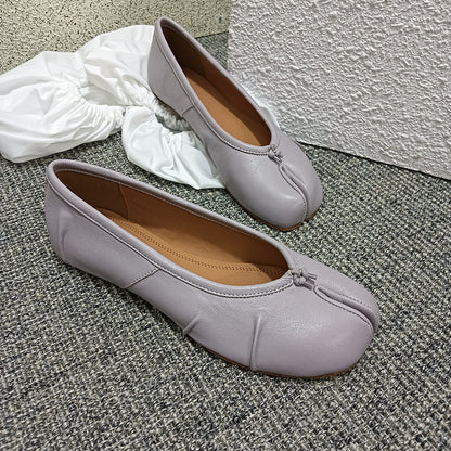 Loafers with laces