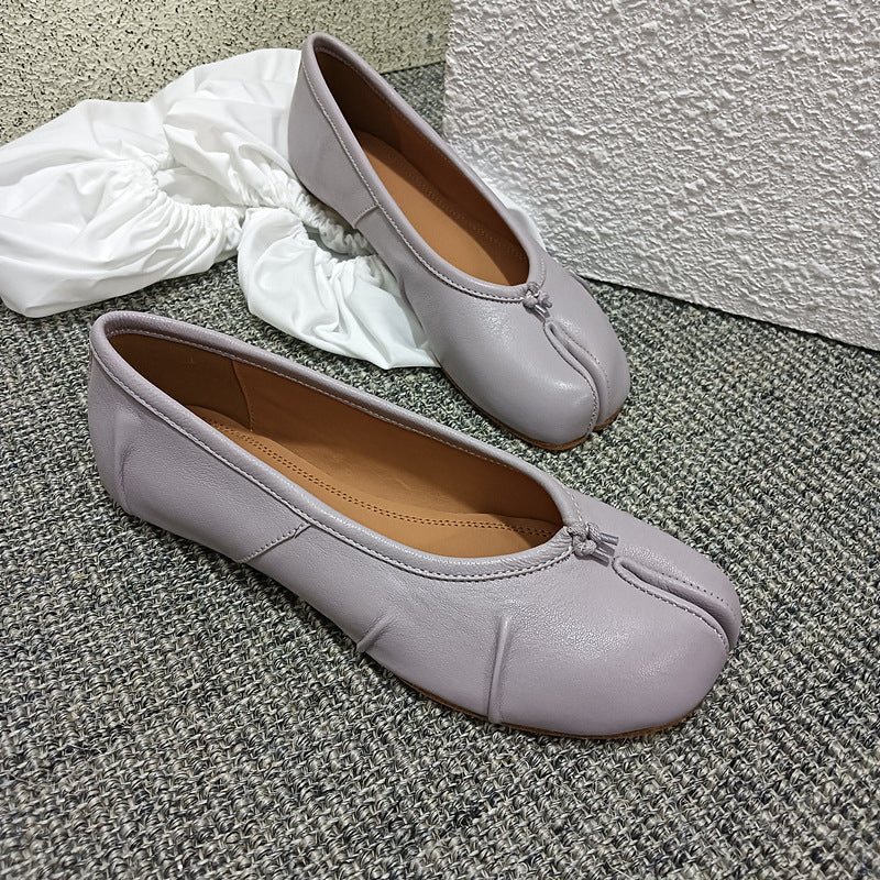 Loafers with laces
