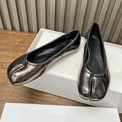 Loafers with laces