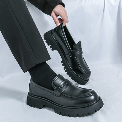 Loafers with thick soles and shafts