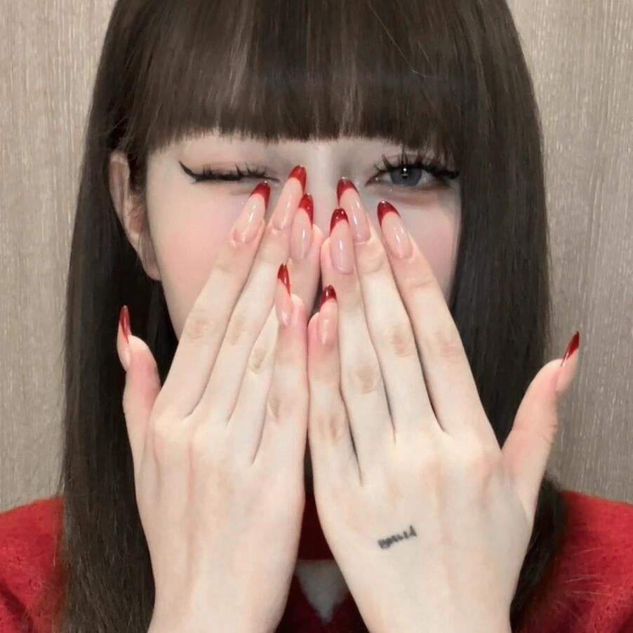 Long nail stickers that make your skin appear whiter