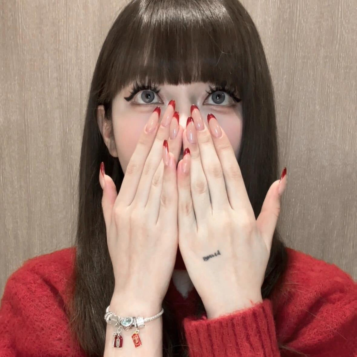 Long nail stickers that make your skin appear whiter