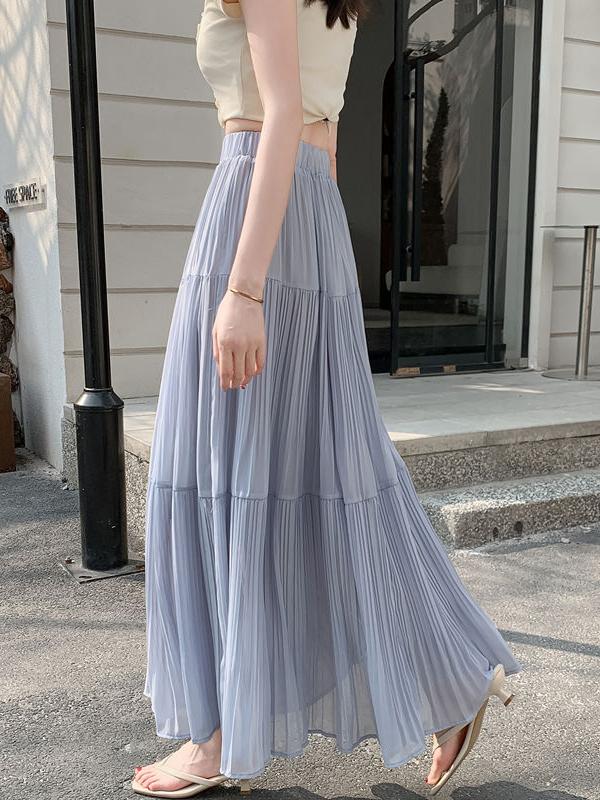 Long pleated skirt