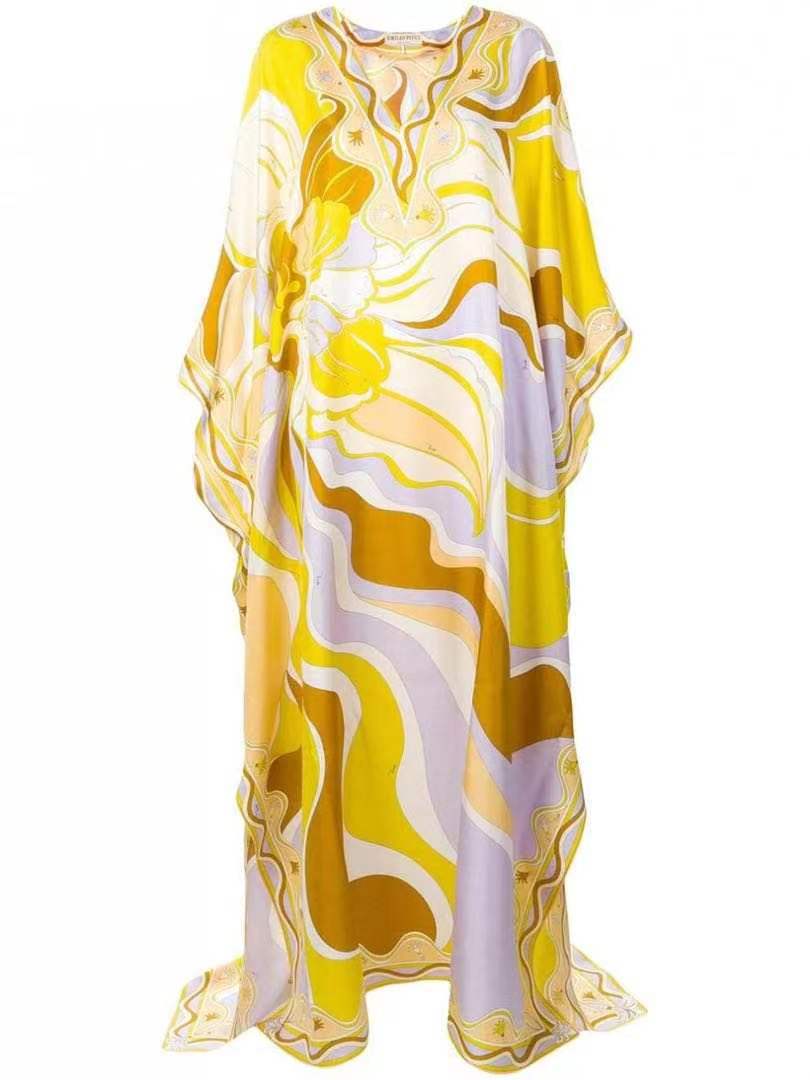 Long robe with V-neck and long skirt