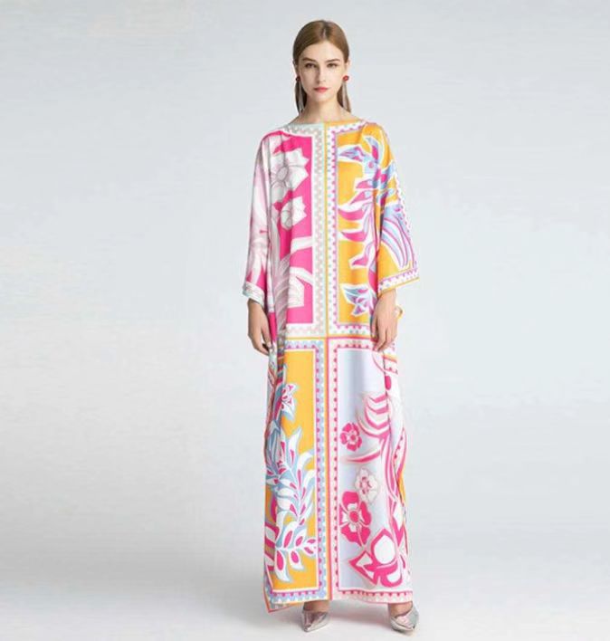 Long robe with V-neck and long skirt