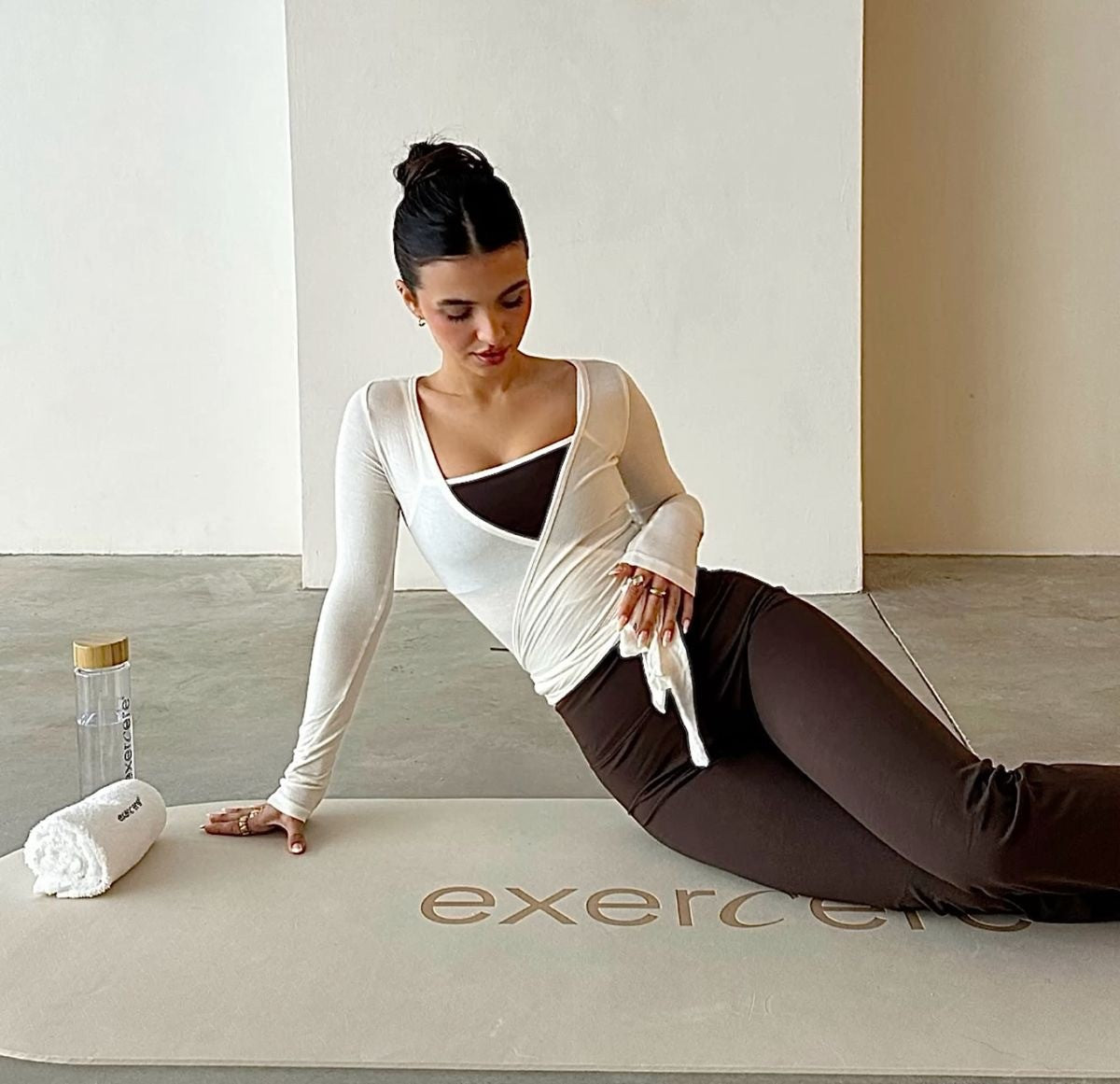 Long-Sleeved Blouse for Women to Wear Outside