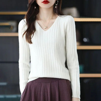 Long-sleeved knitted sweater