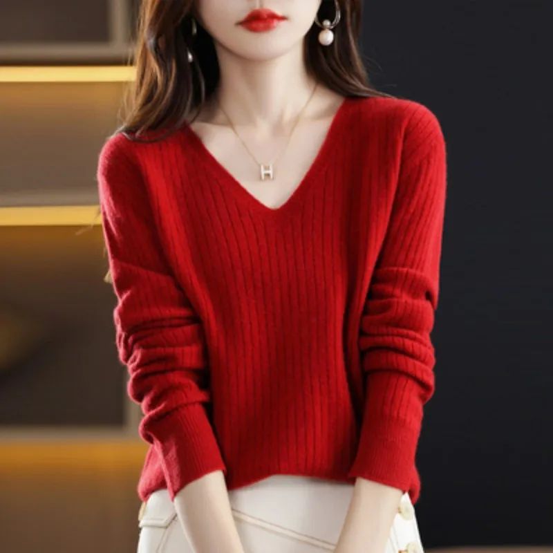Long-sleeved knitted sweater