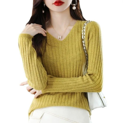 Long-sleeved knitted sweater