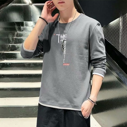 long-sleeved T-shirt