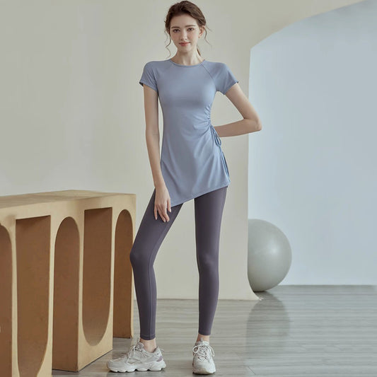 Long-sleeved yoga wear that covers the buttocks
