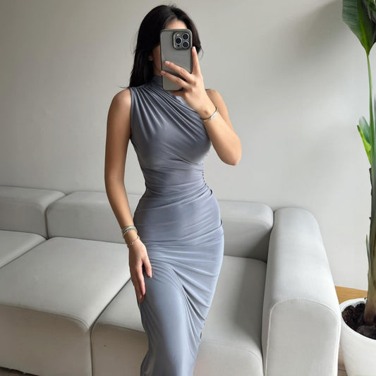 Long sleeveless dress