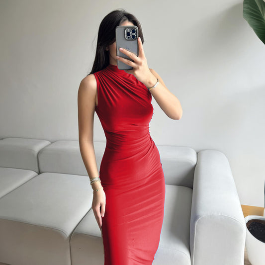 Long sleeveless dress