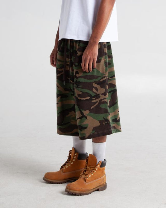 Loose-fitting capri cargo pants