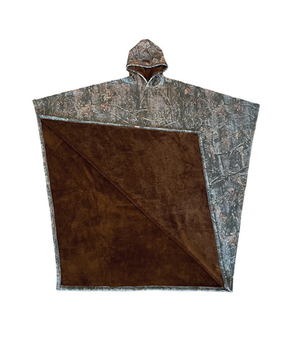 Loose-fitting hooded buttoned cape