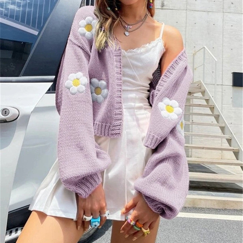 Loose-fitting short knit cardigan