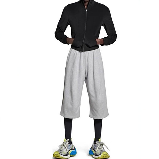 Loose-fitting sweatpants