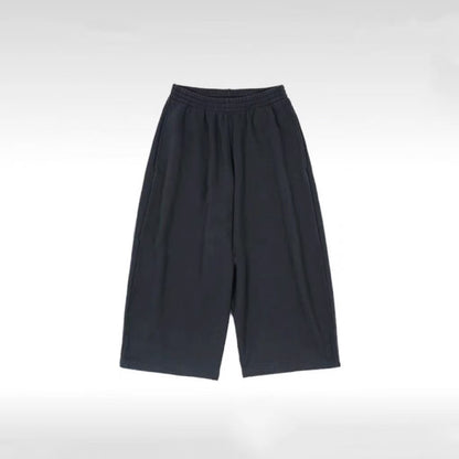 Loose-fitting sweatpants
