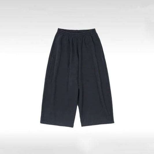 Loose-fitting sweatpants