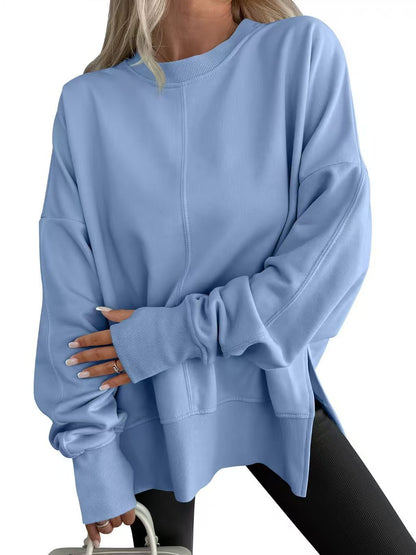 Loose-fitting sweatshirt with side slits and crew neck short sleeves