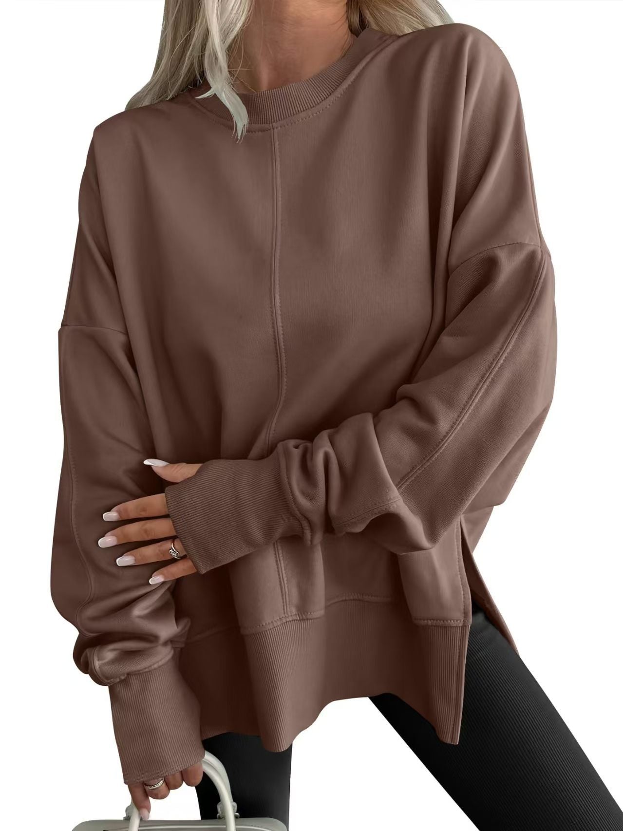 Loose-fitting sweatshirt with side slits and crew neck short sleeves