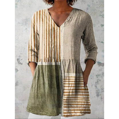 Loose-fitting V-neck dress