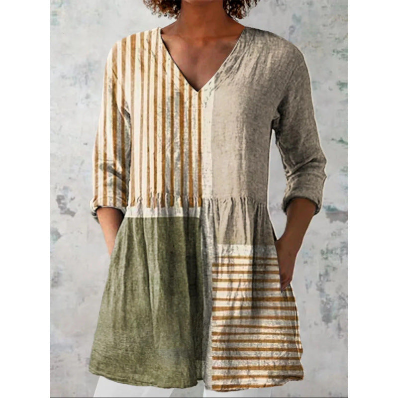 Loose-fitting V-neck dress