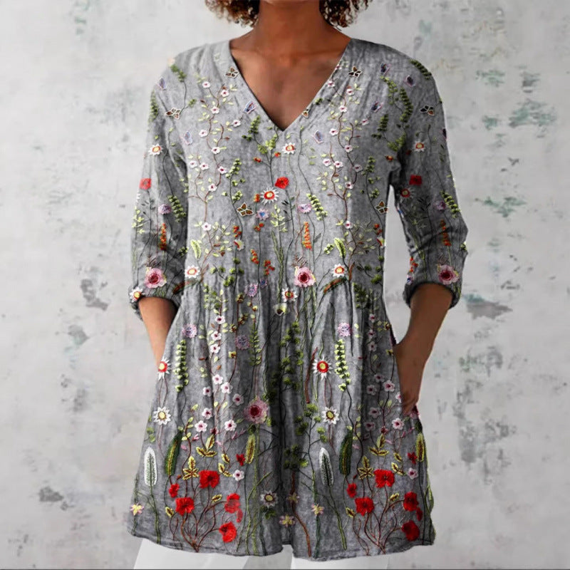 Loose-fitting V-neck dress