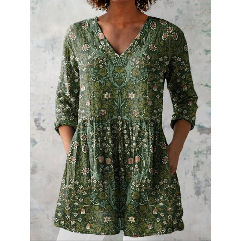Loose-fitting V-neck dress