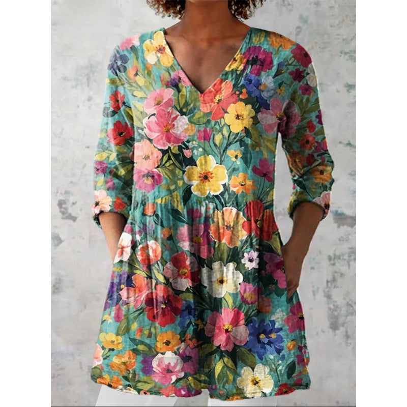 Loose-fitting V-neck dress