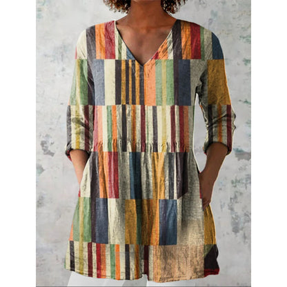 Loose-fitting V-neck dress