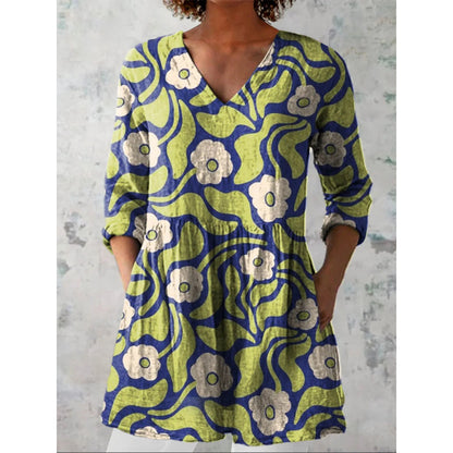 Loose-fitting V-neck dress