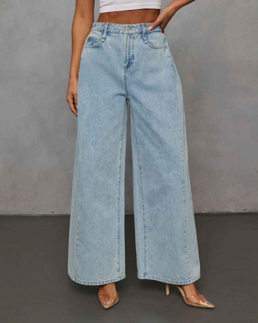 Loose-fitting women's denim jacket and pants set