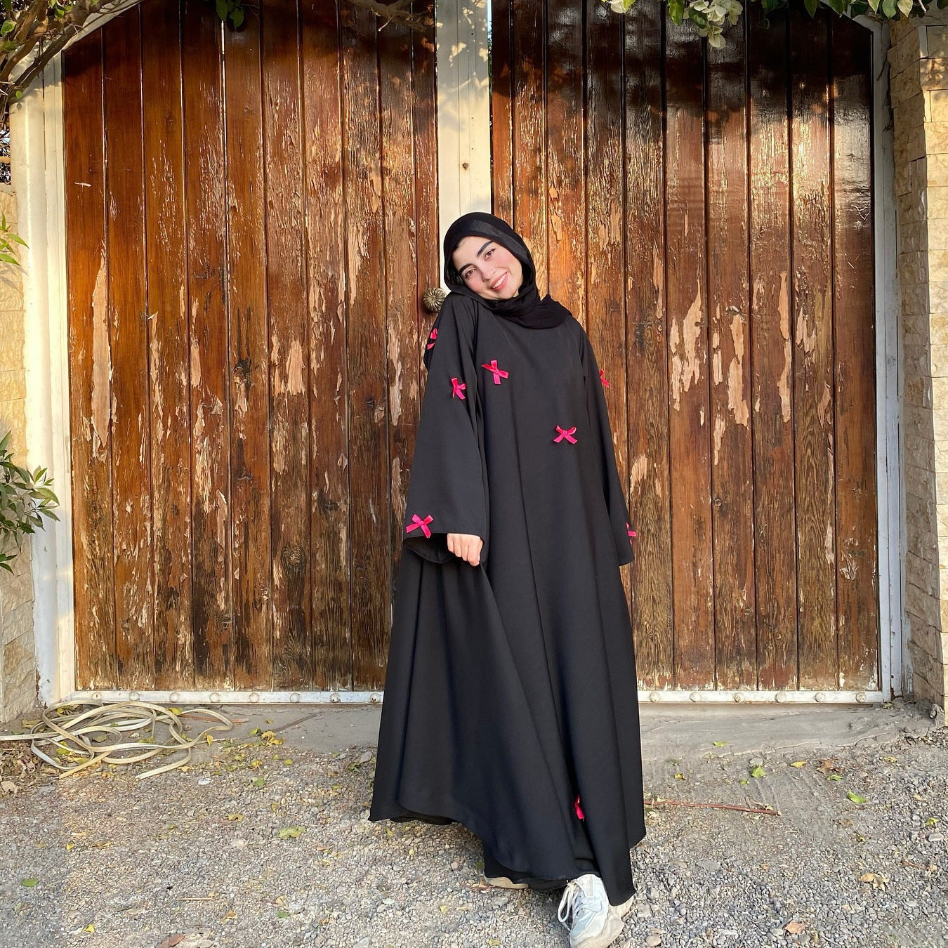 Loose-knotted long robe