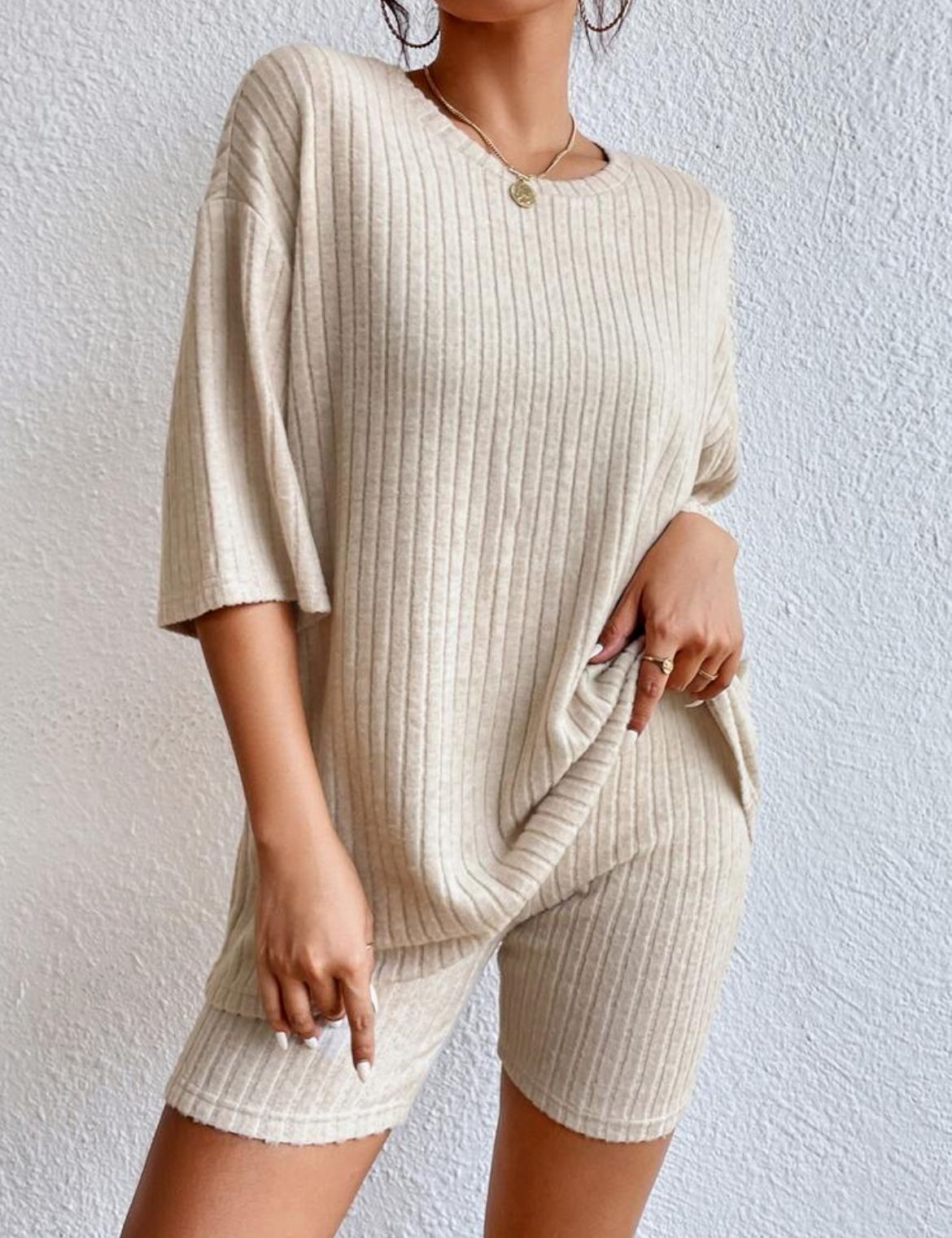 Loose round neck shorts set for women