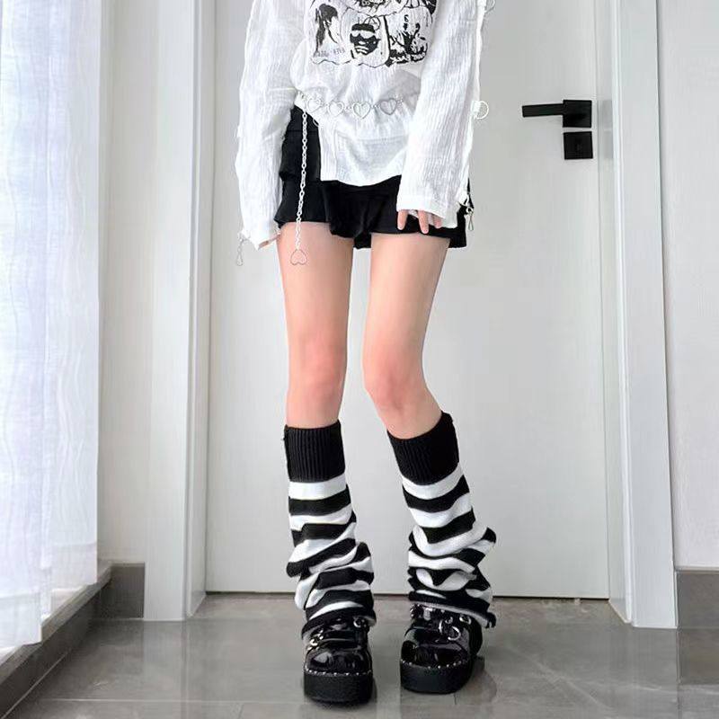 loose socks