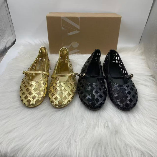 Low-heeled elegant high heels