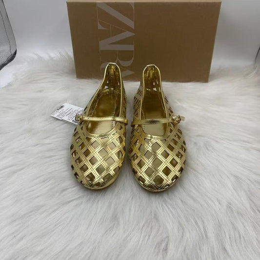Low-heeled elegant high heels