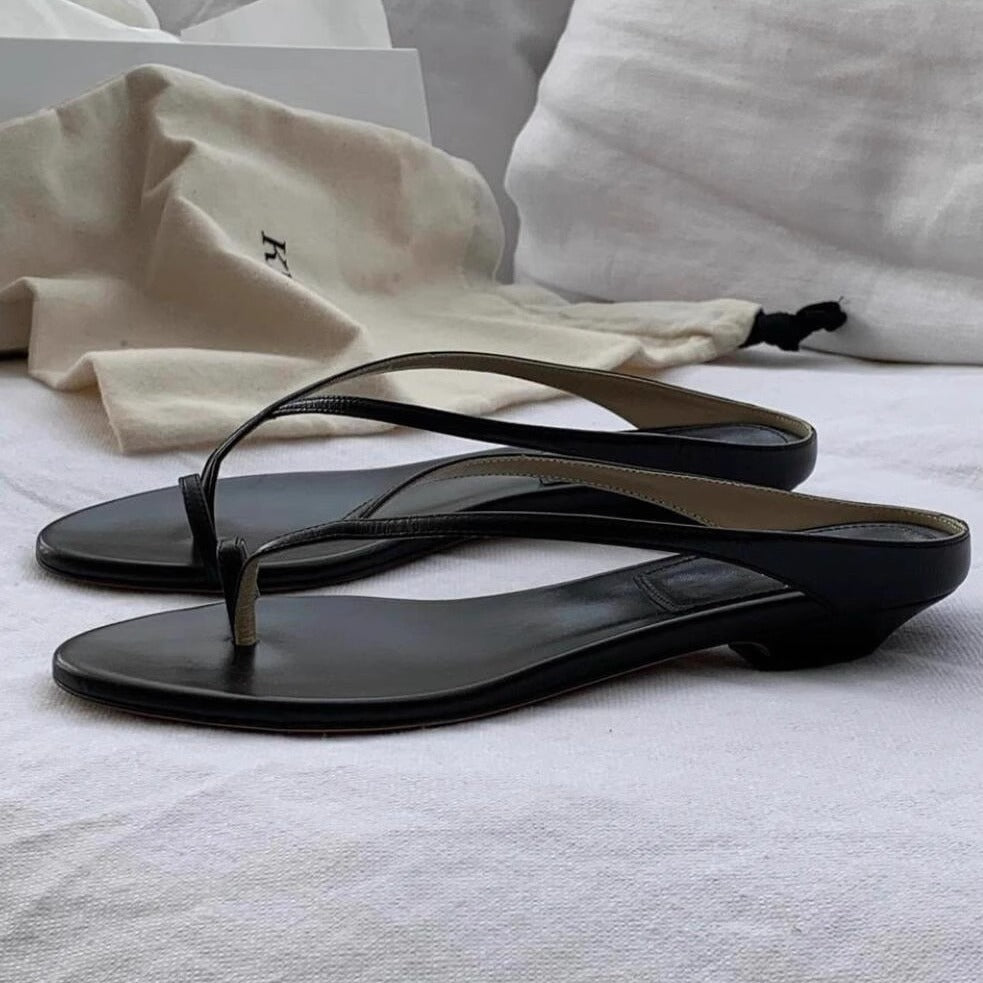 Low-Heeled Flip-Flops Open-Toe Thong Sandals