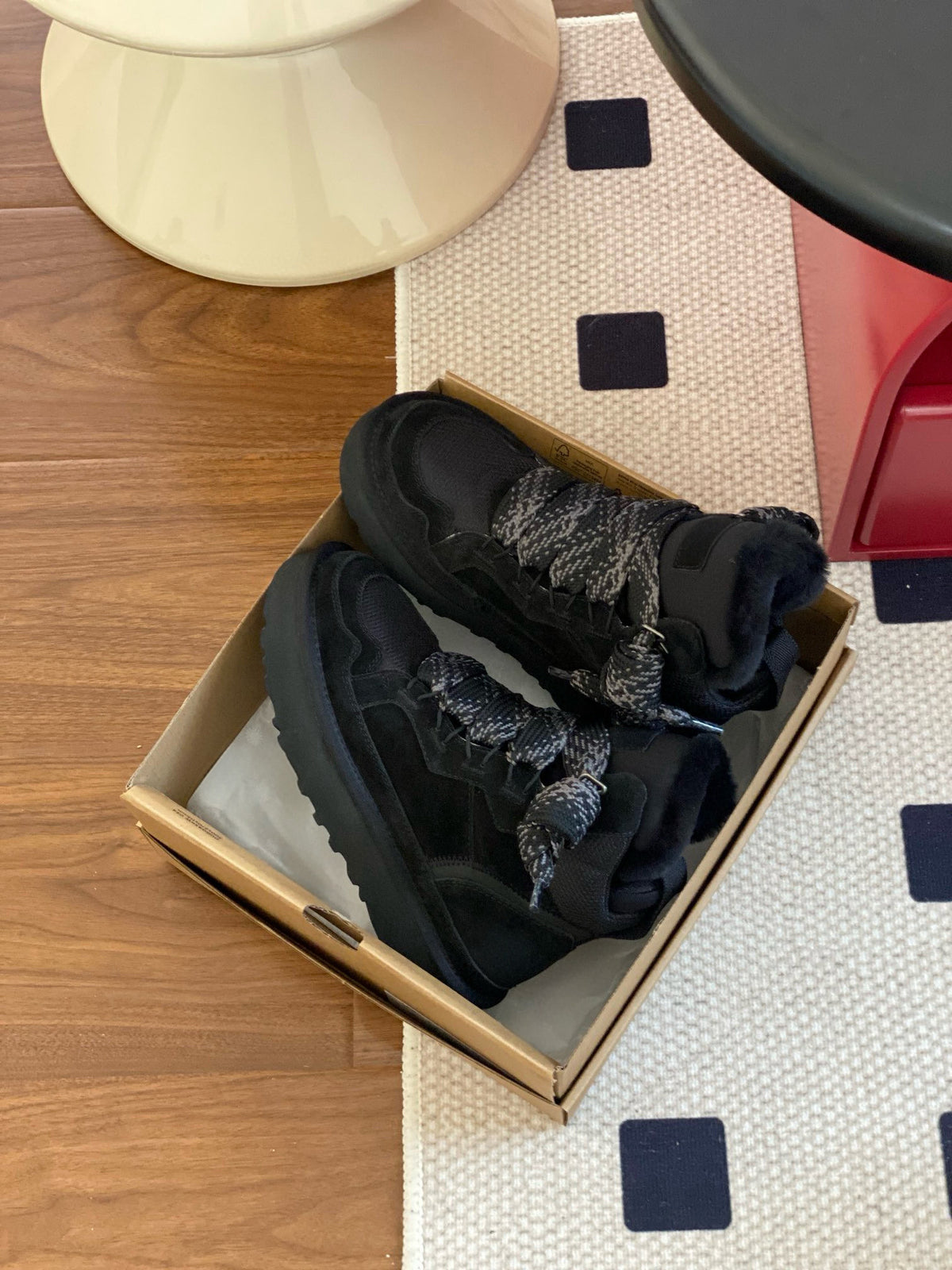 Low-top wool boots