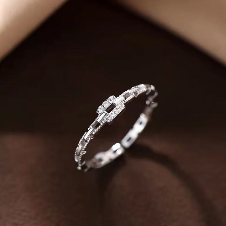 Luxury and Sophisticated Finger Ring