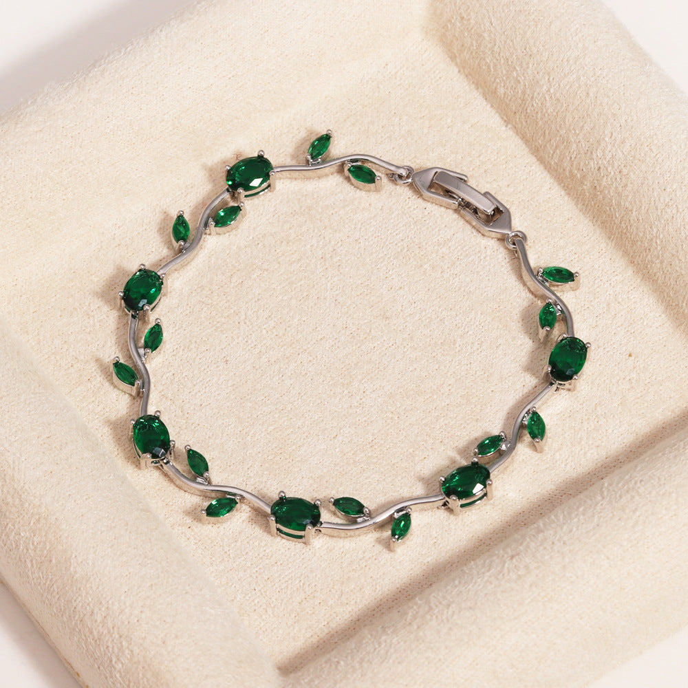 Luxury and Sophisticated Hand Chain