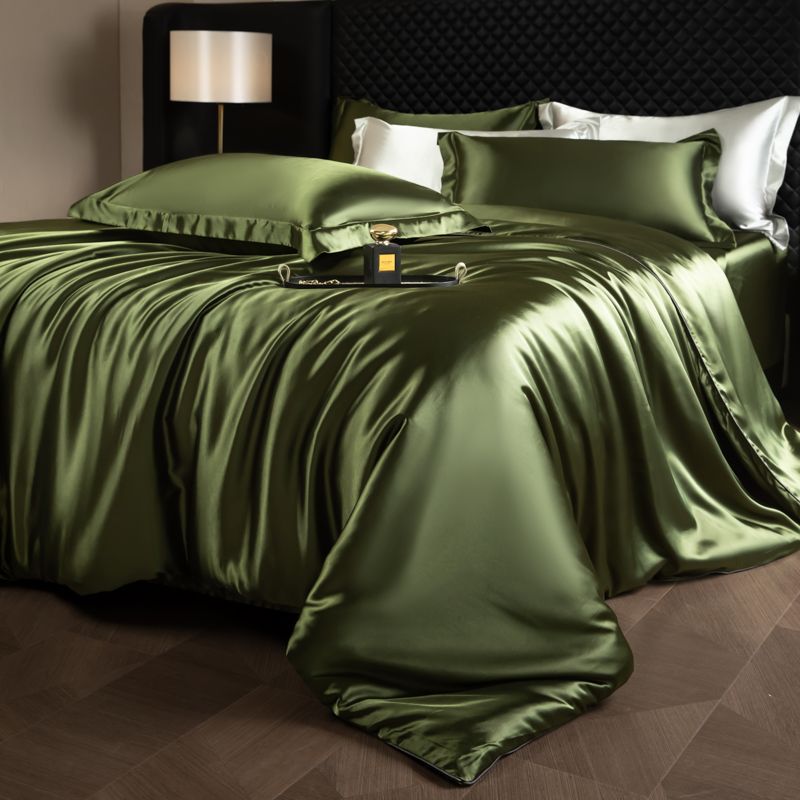 Luxury-Style Silk Quilt Set