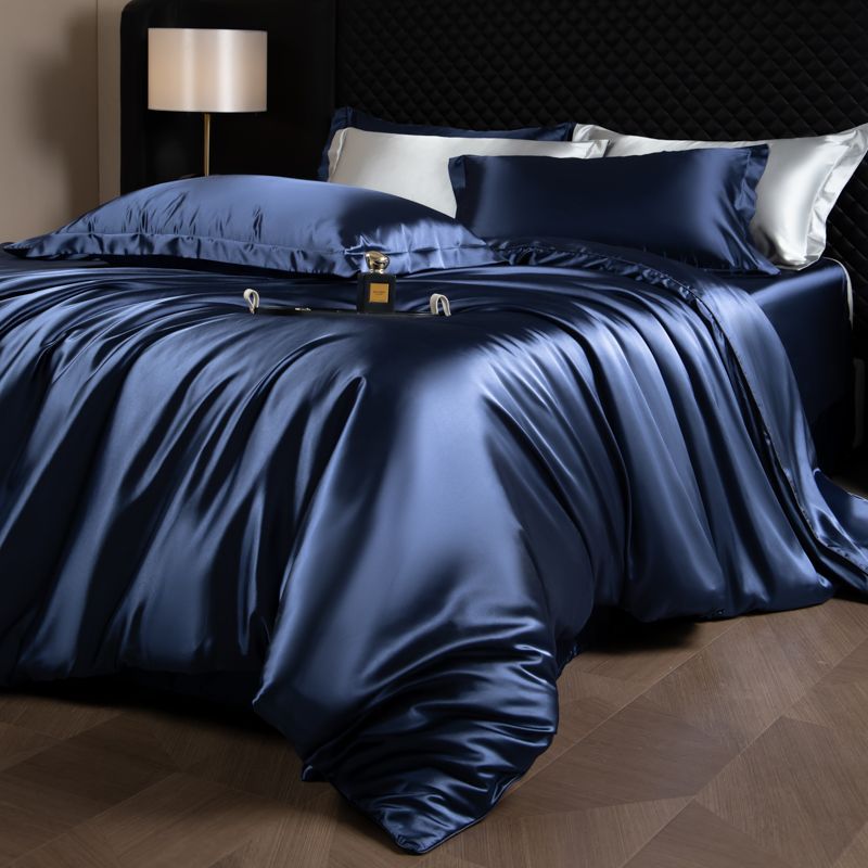 Luxury-Style Silk Quilt Set