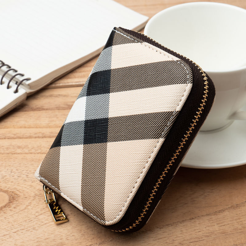 Lychee Pattern Accordion Card Holder