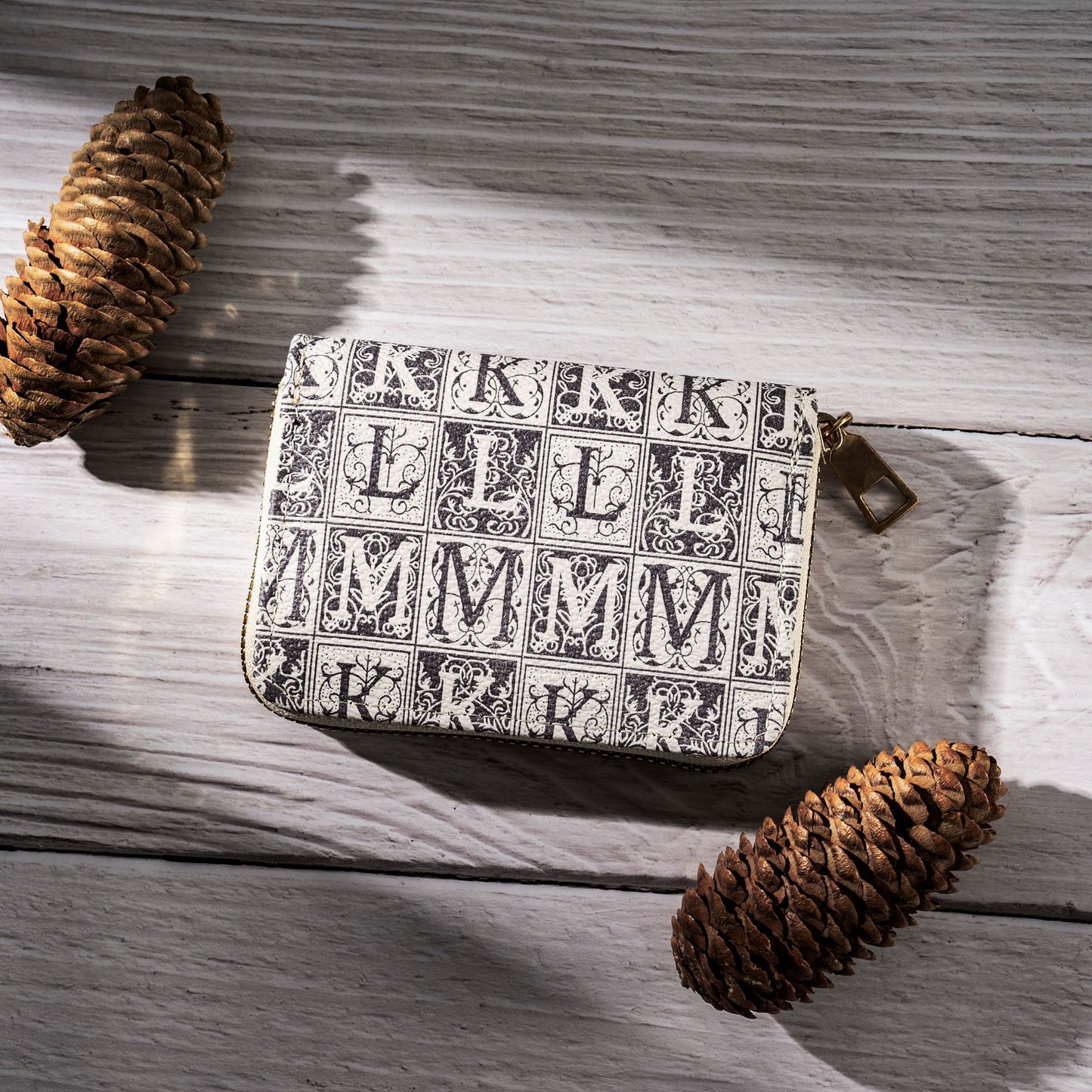 Lychee Pattern Accordion Card Holder
