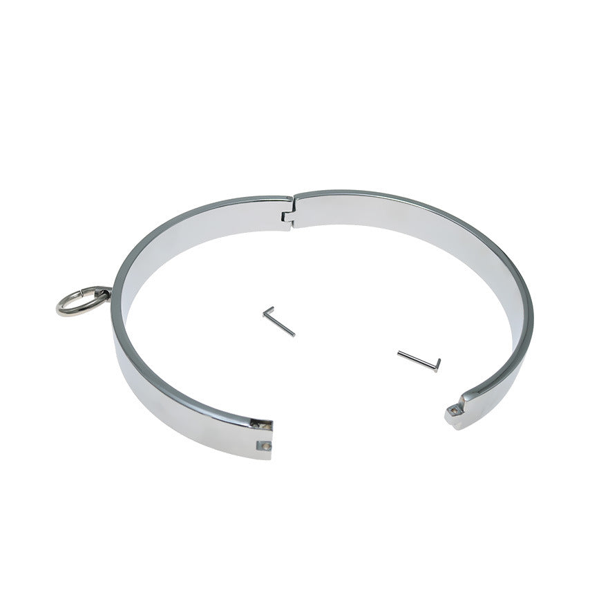 M-shaped metal collar