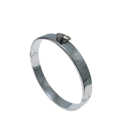 M-shaped metal collar